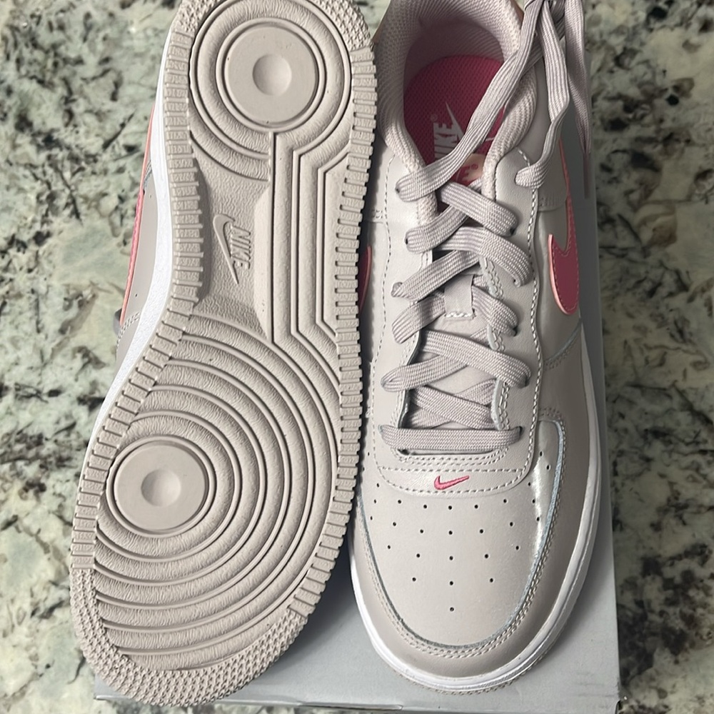 AIR FORCE 1 - Picture 5 of 11